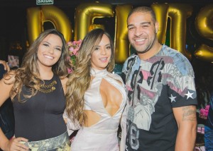 Denise Dias recebe a cantora revelacao do sertanejo, Gabi Lima e o jogador Adriano