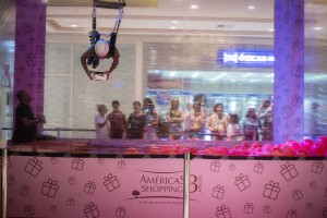 FANTASTICA CAIXA DE PRESENTES NO AMERICAS SHOPPING (1)