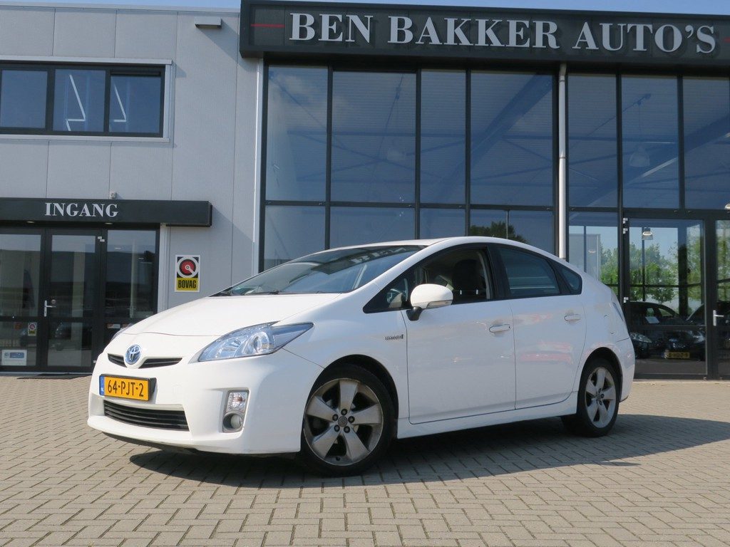 Toyota Prius 1.8 1 1 1024x768 1