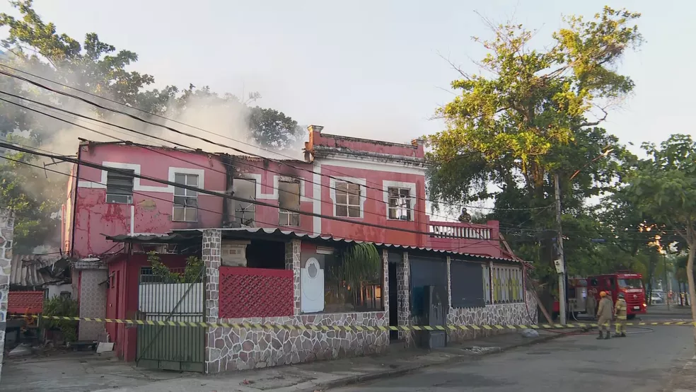 Rj1 Incendio Bar Barra Frame 2725