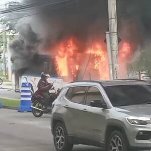 Onibus Pegando Fogo